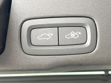 【パワーバックドア】スマートキーや運転席のボタンを押すだけでリアゲートが自動で開閉します!荷物を持っている時や、高い位置にあるバックドアを閉める際に便利な機能です。