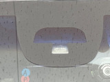 【ホンダセンシング】走行中に前方の車両等を認識し、衝突しそうな時は警報とブレーキで衝突回避と被害軽減をアシスト。より安全にドライブをお楽しみいただけます。
