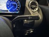 高級感漂う内装の仕様でございます。スイッチ類も使いやすいシンプルなデザインでございます。