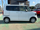 両側パワースライドドア付きで便利!小さなお子様も乗り降り楽々です♪スイッチは運転席にもありますよ!