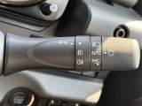 【オートライト(AUTO)】外の明るさをシステムが感知して、自動でヘッドライトが点灯します!ヘッドライトをつけ忘れを防ぐ便利機能です。