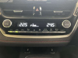 左右独立温度コントロールフルオートエアコンです。運転席、助手席それぞれで独立して温度設定ができます。冷え性の方が乗っても安心ですね♪