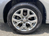 純正のアルミホイールです!お車に合ったデザインのホイールになっています!