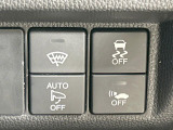 【電動格納ミラー】サイドミラーは電動格納式となっており、狭い駐車場でもキズがつくリスクを抑えられます。