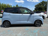 【VDC】運転操作やクルマの速度を検知して、ブレーキやエンジン出力の制御を 自動的に行い、滑りやすい路面やカーブを曲がるときや障害物を回避するときにクルマ の横滑りを軽減し、運転に安心感を与えます。