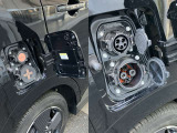 給電口は運転席側後方にあります。上が普通充電、下が急速充電です。