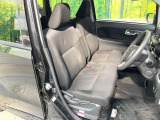 運転席シート廻りは使用感も少なく、良好な状態となっています。前オーナー様が丁寧に使っていたことがよくわかりますね。