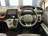 運転しやすいインパネ周りです!見やすいレイアウトで快適なドライブをサポートします!