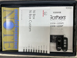 スマートキーは鍵をバッグに入れたままでもドアロックの開閉やエンジンのON・OFFができます。夜間や雨の日も鍵を探さなくて良いので便利です。