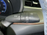【オートライト】車外の明るさに応じて自動的にライトの点灯・消灯をしてくれます