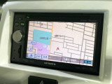 【ナビゲーション】目的地までしっかり案内してくれる使いやすいナビ。Bluetooth接続すればお持ちのスマホやMP3プレイヤーの音楽を再生可能!毎日の運転がさらに楽しくなります!!