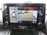 (全周囲モニター)車を上から見たような映像で死角もバッチリ確認できます。