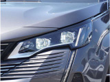 【ヘッドライト】省電力で長寿命の明るく運転しやすいLEDヘッドランプです。明るく照らすので暗い夜道からお客様を守ってくれます。