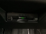 ETCが付いてます。ETC搭載車しか通過できないスマートICが利用できるようになりますよ!現在スマートICの設置箇所も増えてきているので、高速道路利用の幅が広がりますね☆
