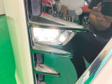 悪天候時も明るく前方を照らしてくれるLEDフォグランプ☆