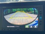 【バックカメラ】駐車時に後方がリアルタイム映像で確認できます。大型商業施設や立体駐車場での駐車時や、夜間のバック時に大活躍!運転スキルに関わらず、今や必須となった装備のひとつです!