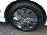 185/60R16インチ純正ホイールカバー装着ですね
