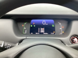 マルチインフォメーションディスプレイです。燃費や走行距離が分かり、半ドアなど車に異常がある際に警告してくれます。車に乗る楽しみが増えますね。