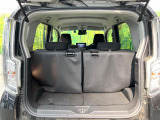 普段のお買い物や通勤、送迎等に十分な荷室スペースを確保しております。セカンドシートを倒すと、大きな荷物の積載も可能です♪