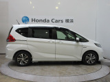 全長426cm、幅169cm、高さ171cmのお車になります。