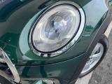 ●LEDヘッドライト:夜間走行時も良好な視界を確保し安心して運転できる高輝度LEDヘッドライトを装備!点灯速度が早く、消費電力も抑えられています。