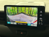【バックカメラ】駐車時に後方がリアルタイム映像で確認できます。大型商業施設や立体駐車場での駐車時や、夜間のバック時に大活躍!運転スキルに関わらず、今や必須となった装備のひとつです!