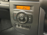 フルオートエアコンで1年中車内は快適!