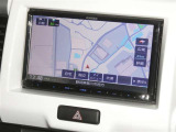 【7インチ純正ナビ】純正ナビを装備。タッチパネル式で使いやすく、詳細地図により目的地をピンポイントで設定できます。初めての道でも迷いにくく、ロングドライブも快適ですよ♪