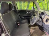 運転席シート廻りは使用感も少なく、良好な状態となっています。前オーナー様が丁寧に使っていたことがよくわかりますね。
