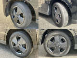 155/65R14 純正アルミホイール装着。