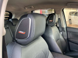 運転席と助手席のヘッドレストにはBOSEスピーカー内臓です。