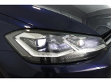 LEDヘッドライト+LEDテールランプ付き。高い視認性を確保しながら、消費電力の少なさと長寿命を実現させた次世代のライトです。