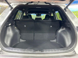 【パワーバックドア】スマートキーや運転席のボタンを押すだけでリアゲートが自動で開閉します!荷物を持っている時や、高い位置にあるバックドアを閉める際に便利な機能です♪