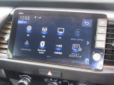 ナビゲーションは純正9インチメモリーナビ(LXM-242ZFNi)を装着しております。AM、FM、Bluetooth、フルセグTVがご使用いただけます。初めて訪れた場所でも安心ですね!