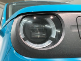 LEDヘッドライトは、点灯の瞬間から最大光量を発揮し、突然暗くなるトンネルなどでの安定感を高めます。