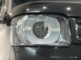 LEDヘッドライトは、点灯の瞬間から最大光量を発揮し、突然暗くなるトンネルなどでの安定感を高めます。