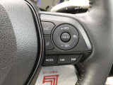 【レーダークルーズコントロール】設定速度を一定にキープし続けるクルーズコントロールの機能に、先行車に追いついた際には、自動で減速し一定速度で追従してくれます。