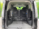 積み下ろしのしやすいデッキにはたっぷりと荷物を積み込んでいただけます。遊びから仕事まで、様々なシーンで頼れます♪