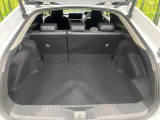 【パワーバックドア】スマートキーや運転席のボタンを押すだけでリアゲートが自動で開閉します!荷物を持っている時や、高い位置にあるバックドアを閉める際に便利な機能です♪