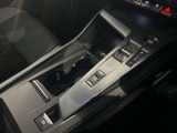 シフトレバーも操作性良く出来ています。運転縞柄ドライブモードを切り替え可能です。