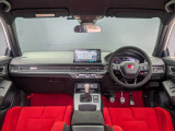 とっても視界が広くて、女性も運転しやすいお車になっております。