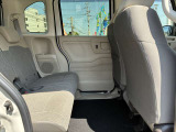 運転席側後部座席からのお写真です。