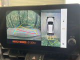【パノラミックビューモニター】専用のカメラにより、上から見下ろしたような視点で360度クルマの周囲を確認することができます☆死角部分も確認しやすく、狭い場所での切り返しや駐車もスムーズに行えます。