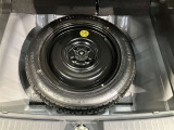 【テンパータイヤ】こちらのお車にはテンパータイヤがついております♪