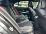 メルセデス・ベンツの定める厳しい基準をクリアしたお車のみをご案内させて頂きます。納車前整備はメーカー規定に基づき当店3Fの指定工場で入念に行なわれます。熟練のメカニックがお客様のお車を整備致します。
