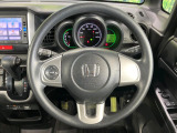 【ステアリングスイッチ】運転中、前方から目線をそらすことなく、オーディオ等の操作が可能な便利機能!安心&快適なドライブを演出してくれます♪
