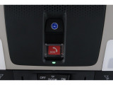 緊急通報ボタンが装備されています。ホンダコネクト対応。ご利用には、Honda Total Care プレミアムのご加入が必要です。