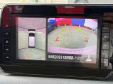 駐停車には便利なアラウンドビューモニター搭載。サイドモニターの切り替えも可能です。
