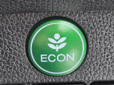 ワンタッチで省燃費走行をサポートするECONスイッチを装備。