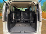 普段のお買い物や通勤、送迎等に十分な荷室スペースを確保しております。セカンドシートを倒すと、大きな荷物の積載も可能です♪